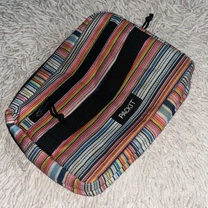 this super cute lunch box is INSULATED